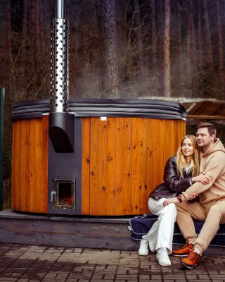 🔥 Neuvěřitelná sleva 20 %! 92.800 Kč s DPH včetně příslušenství Poslední kus! Dřevěný koupací sud HOT TUB ELITE s...